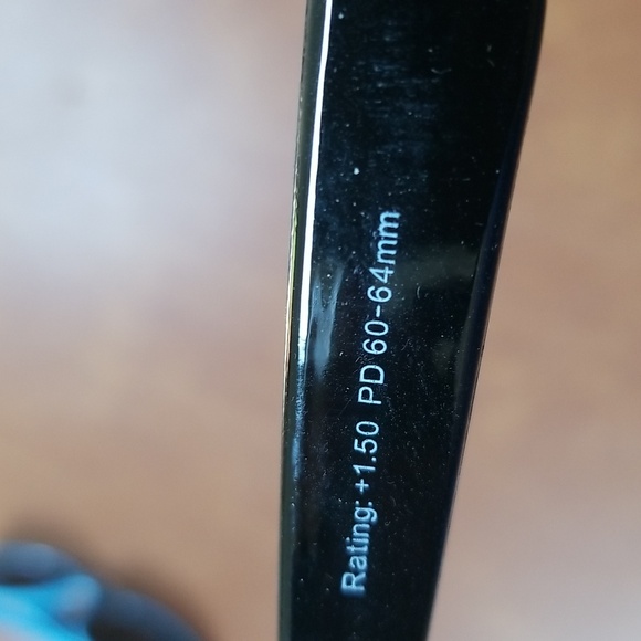 🕶3 PAIRS, SUNGLASSES & READING GLASSES - Picture 11 of 11